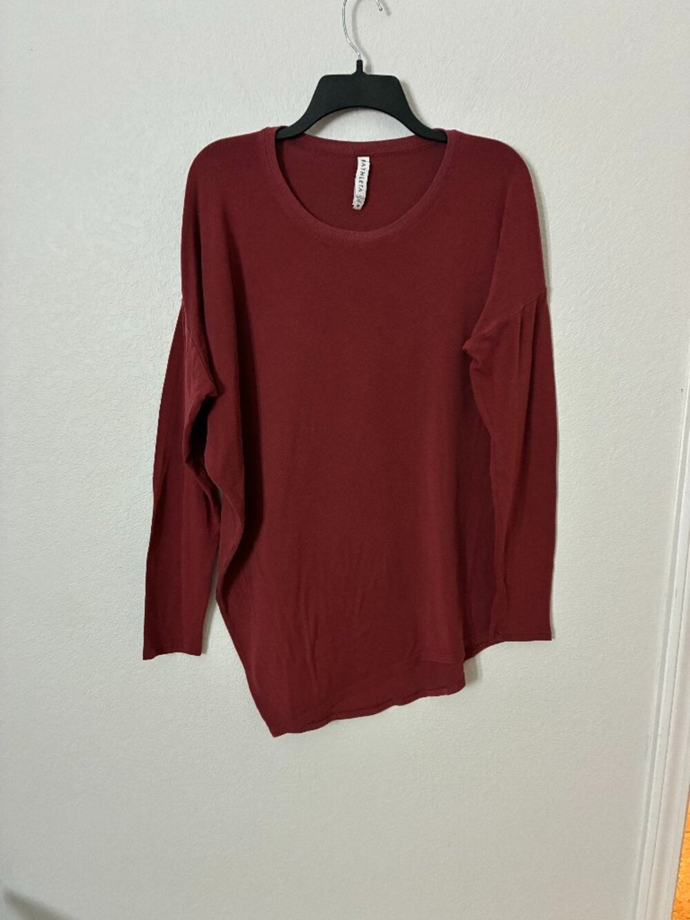 Athleta Cloudlight Relaxed Asymmetrical Hem Long Sleeve Top Burgundy M